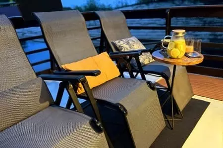Amazon Emotions - Barco Manakin - Lounge